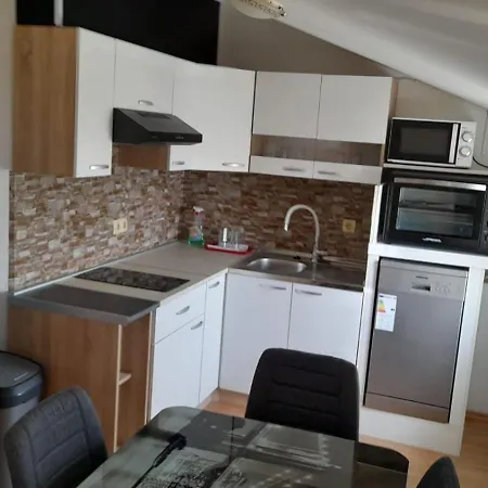 & With Swimming Pool Edi Apartment *