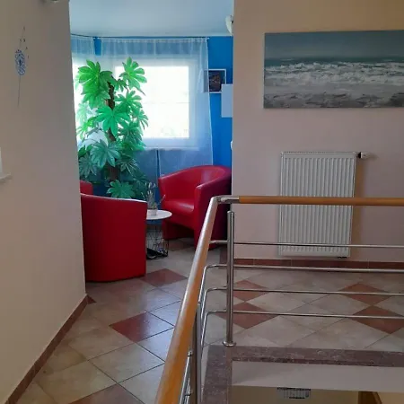 & With Swimming Pool Edi Apartment *