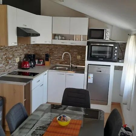 & With Swimming Pool Edi Apartment *
