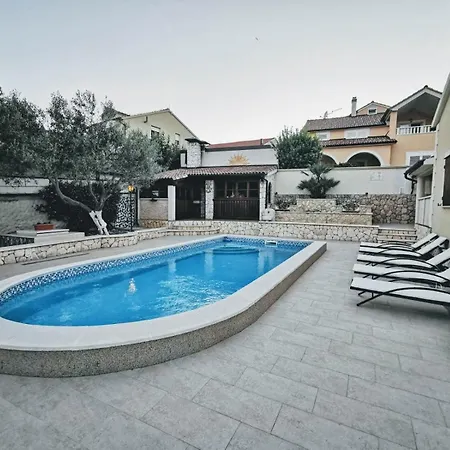 & With Swimming Pool Edi Apartment Vodice