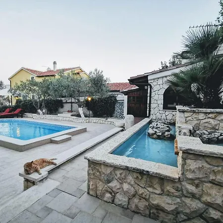 & With Swimming Pool Edi Vodice